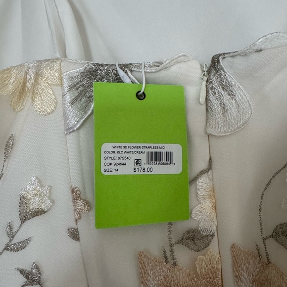 Sam Edelman Strapless White 3D Floral Dress - Picture 5 of 6